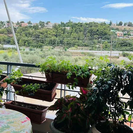Elena's Seaview Maisonette Apartment *