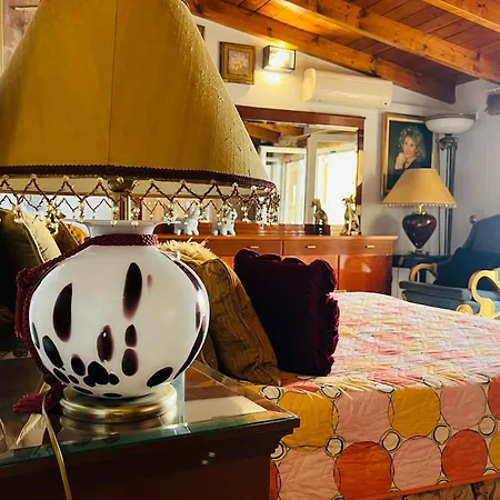 Elena's Seaview Maisonette *
